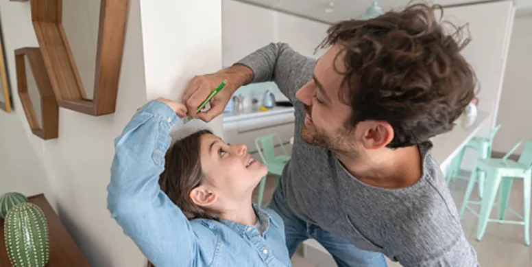 Existen nutrientes que durante el periodo de crecimiento y desarrollo en la infancia, son de vital importancia, uno de ellos es el fósforo. Este mineral es el segundo más importante y, además de formar parte de nuestros tejidos, forma parte de las células y participa en el mantenimiento y formación de huesos y dientes. El pollo SUPER POLLO es una buena fuente de fósforo, una excelente manera de proporcionar este importante mineral a los niños.