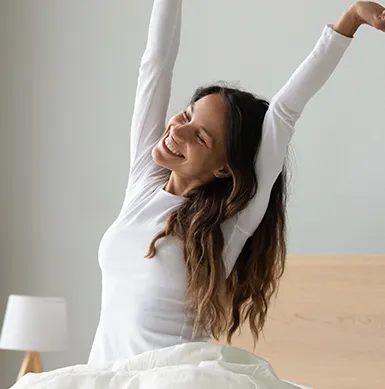 ¿Sabías que la falta de sueño y el estrés pueden interferir en tu peso? Por eso, es importante incluir pollo en nuestra alimentación, gracias a su excelente aporte de triptófano, aminoácido que favorece la formación de serotonina y melatonina, hormonas que mejoran el estado de ánimo, reducen el estrés y favorecen un buen dormir.