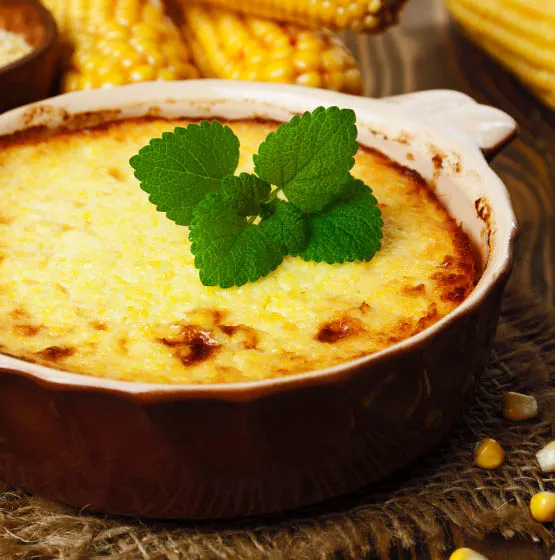 Algo característico de la época de primavera-verano, además de los asados, son las clásicas comidas chilenas como, por ejemplo, pollo arvejado o pastel de choclo. Para estas preparaciones puedes utilizar los tutos de Super Pollo en cualquiera de sus formatos: corto, largo, combinado, etc.