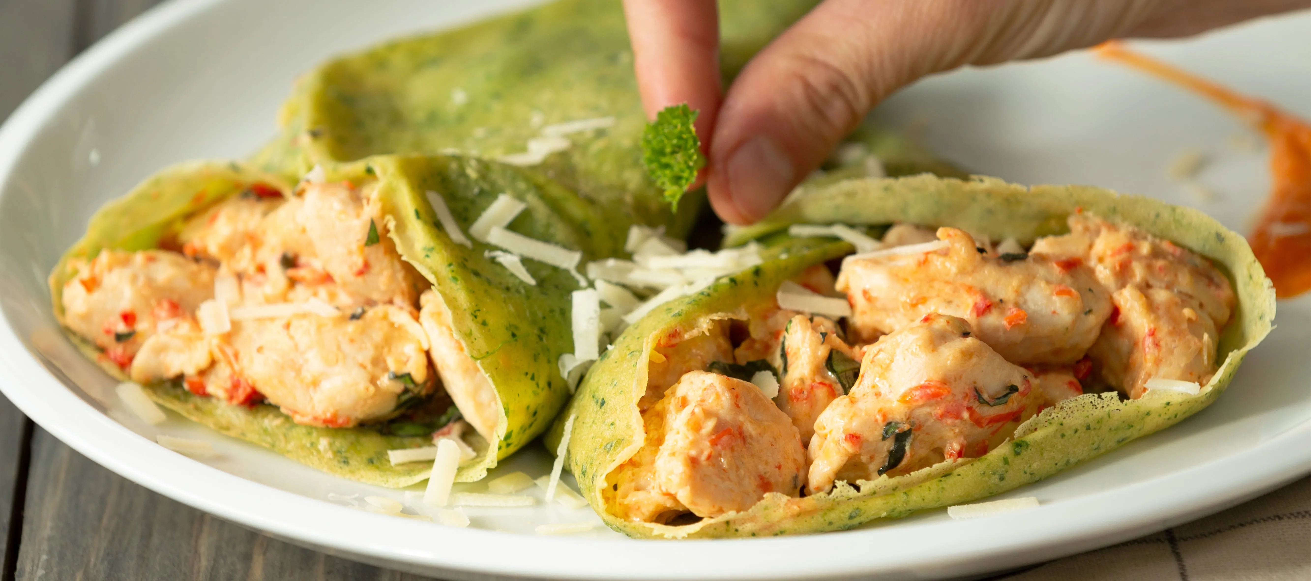 Panqueques de espinaca con filetitos de pollo