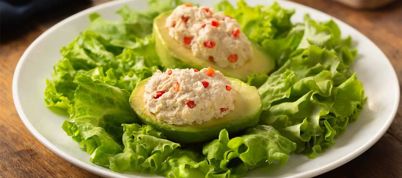 Palta rellena de pollo