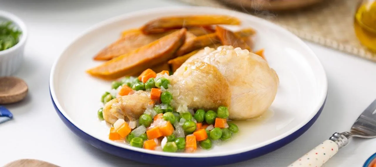 Pollo Arvejado con Bastones de Camote